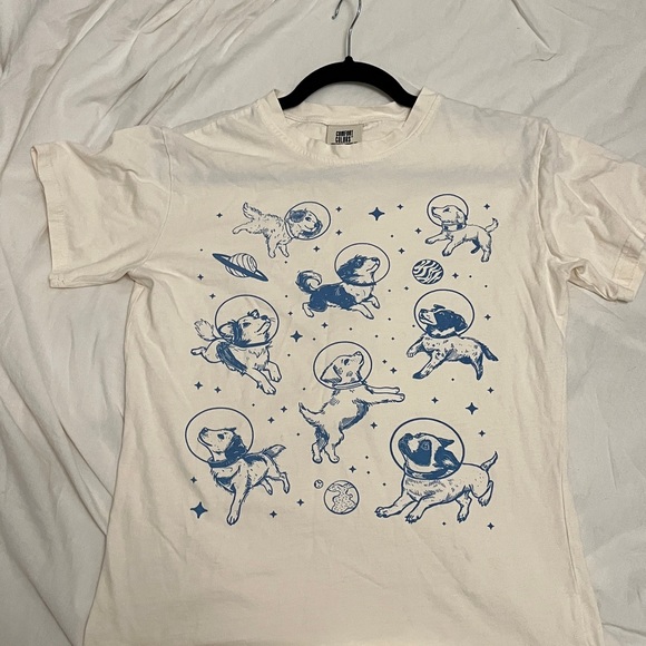 NWOT Comfort Colors Cream Dogs in Space Shirt Funny Dog T-shirt Oversized Size M - Picture 2 of 9